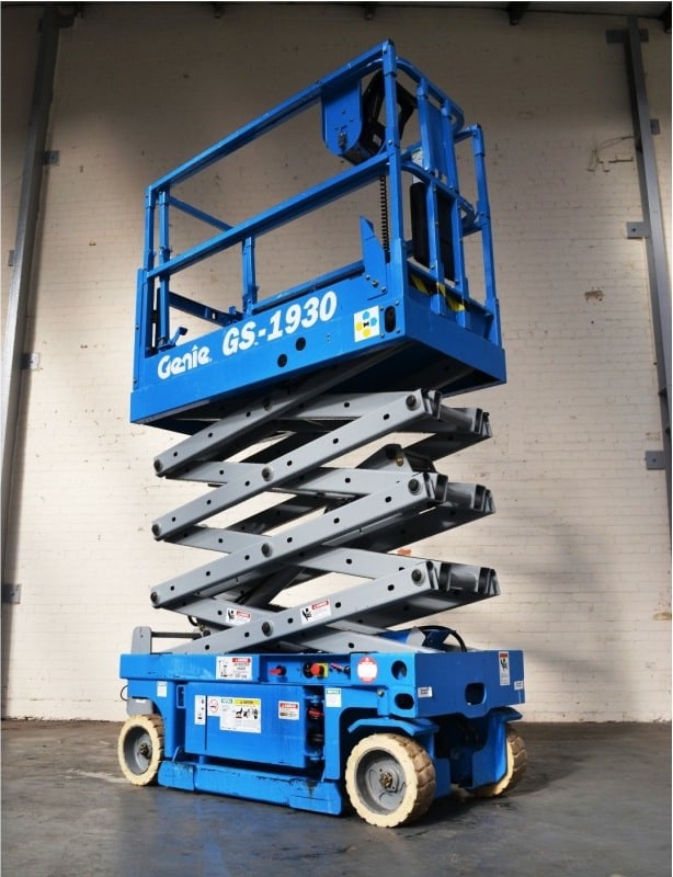 19' Scissor Lift rental in Brooklyn NYC